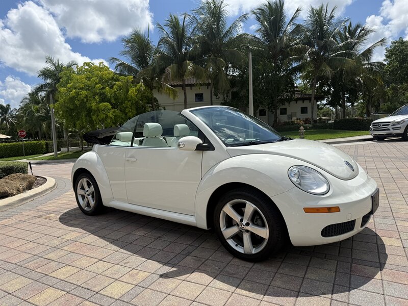 2007 Volkswagen New Beetle Convertible Triple White  WOW!! TRIPLE WHITE EDDITION!! 82k !!