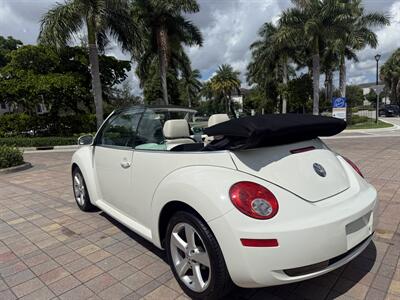 2007 Volkswagen New Beetle Convertible Triple White  WOW!! TRIPLE WHITE EDDITION!! 82k !! - Photo 30 - Pompano Beach, FL 33069
