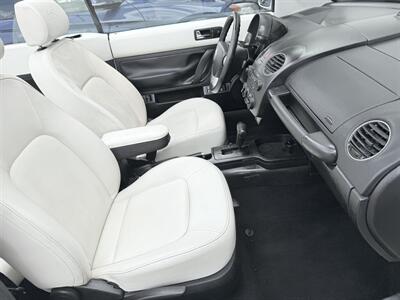 2007 Volkswagen New Beetle Convertible Triple White  WOW!! TRIPLE WHITE EDDITION!! 82k !! - Photo 27 - Pompano Beach, FL 33069
