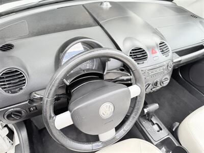 2007 Volkswagen New Beetle Convertible Triple White  WOW!! TRIPLE WHITE EDDITION!! 82k !! - Photo 12 - Pompano Beach, FL 33069