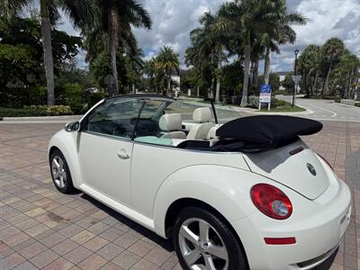 2007 Volkswagen New Beetle Convertible Triple White  WOW!! TRIPLE WHITE EDDITION!! 82k !! - Photo 17 - Pompano Beach, FL 33069