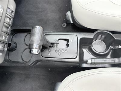 2007 Volkswagen New Beetle Convertible Triple White  WOW!! TRIPLE WHITE EDDITION!! 82k !! - Photo 11 - Pompano Beach, FL 33069
