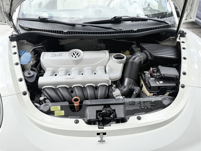 2007 Volkswagen New Beetle Convertible Triple White  WOW!! TRIPLE WHITE EDDITION!! 82k !!