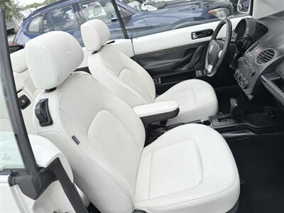 2007 Volkswagen New Beetle Convertible Triple White  WOW!! TRIPLE WHITE EDDITION!! 82k !! - Photo 31 - Pompano Beach, FL 33069