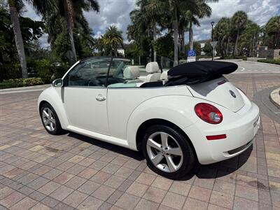 2007 Volkswagen New Beetle Convertible Triple White  WOW!! TRIPLE WHITE EDDITION!! 82k !! - Photo 42 - Pompano Beach, FL 33069