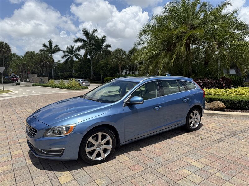 2016 Volvo V60 T5 Drive-E Premier  WOW!!! ONLY 83K MILES !! RARE COLOR !! 1 OWNER CAR !! 954-902-9298 MATT