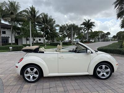 2006 Volkswagen New Beetle Convertible 2.5   - Photo 2 - Pompano Beach, FL 33069
