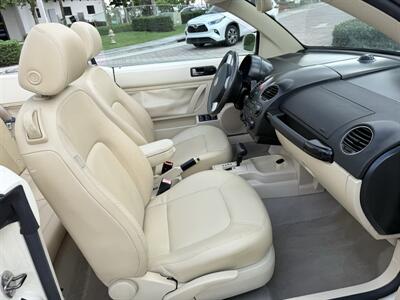 2006 Volkswagen New Beetle Convertible 2.5   - Photo 34 - Pompano Beach, FL 33069