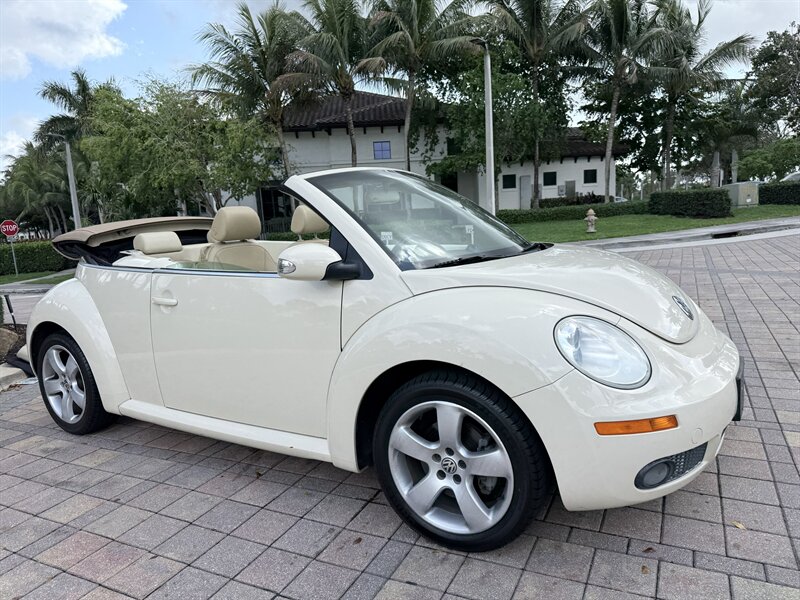 2006 Volkswagen New Beetle Convertible 2.5  