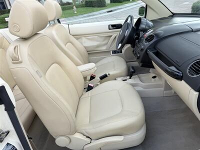 2006 Volkswagen New Beetle Convertible 2.5   - Photo 37 - Pompano Beach, FL 33069