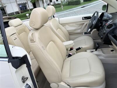 2006 Volkswagen New Beetle Convertible 2.5   - Photo 38 - Pompano Beach, FL 33069