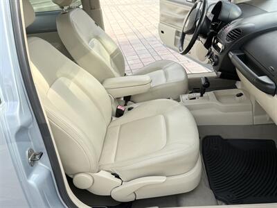 2010 Volkswagen Beetle   - Photo 19 - Pompano Beach, FL 33069