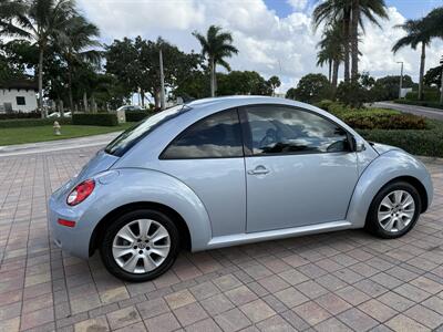 2010 Volkswagen Beetle   - Photo 32 - Pompano Beach, FL 33069