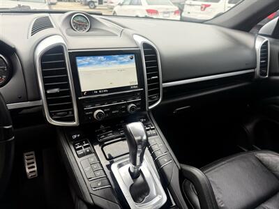 2014 Porsche Cayenne S Hybrid  WOW !! SUPER LOW MILES 79K!!!  HARD TO FIND !!954-902-9298!!! - Photo 11 - Pompano Beach, FL 33069
