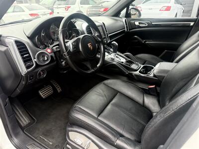 2014 Porsche Cayenne S Hybrid  WOW !! SUPER LOW MILES 79K!!!  HARD TO FIND !!954-902-9298!!! - Photo 33 - Pompano Beach, FL 33069
