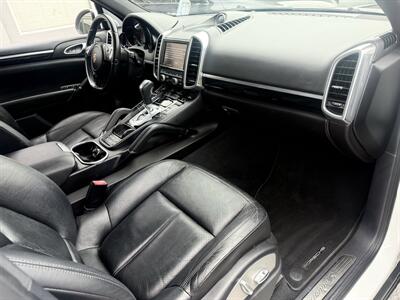 2014 Porsche Cayenne S Hybrid  WOW !! SUPER LOW MILES 79K!!!  HARD TO FIND !!954-902-9298!!! - Photo 36 - Pompano Beach, FL 33069