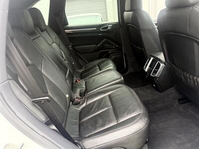 2014 Porsche Cayenne S Hybrid  WOW !! SUPER LOW MILES 79K!!!  HARD TO FIND !!954-902-9298!!! - Photo 42 - Pompano Beach, FL 33069