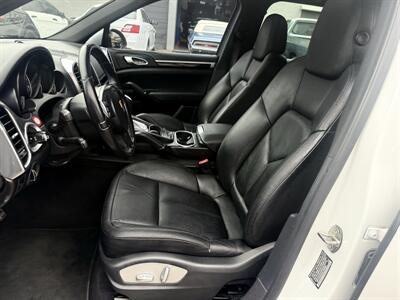2014 Porsche Cayenne S Hybrid  WOW !! SUPER LOW MILES 79K!!!  HARD TO FIND !!954-902-9298!!! - Photo 19 - Pompano Beach, FL 33069