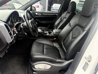 2014 Porsche Cayenne S Hybrid  WOW !! SUPER LOW MILES 79K!!!  HARD TO FIND !!954-902-9298!!! - Photo 14 - Pompano Beach, FL 33069