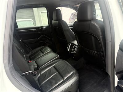 2014 Porsche Cayenne S Hybrid  WOW !! SUPER LOW MILES 79K!!!  HARD TO FIND !!954-902-9298!!! - Photo 41 - Pompano Beach, FL 33069