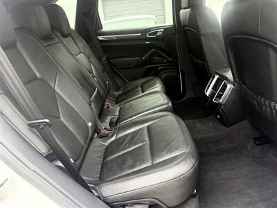 2014 Porsche Cayenne S Hybrid  WOW !! SUPER LOW MILES 79K!!!  HARD TO FIND !!954-902-9298!!! - Photo 22 - Pompano Beach, FL 33069