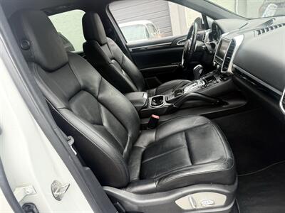 2014 Porsche Cayenne S Hybrid  WOW !! SUPER LOW MILES 79K!!!  HARD TO FIND !!954-902-9298!!! - Photo 15 - Pompano Beach, FL 33069