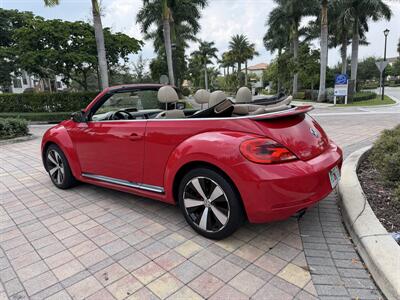2013 Volkswagen Beetle Convertible Turbo PZEV WOW !!! FENDER EDITION !!! LOW MILES !!! CARFAX !! - Photo 37 - Pompano Beach, FL 33069