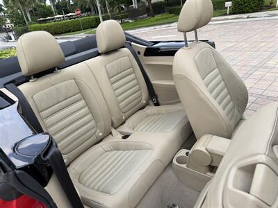 2013 Volkswagen Beetle Convertible Turbo PZEV WOW !!! FENDER EDITION !!! LOW MILES !!! CARFAX !! - Photo 61 - Pompano Beach, FL 33069