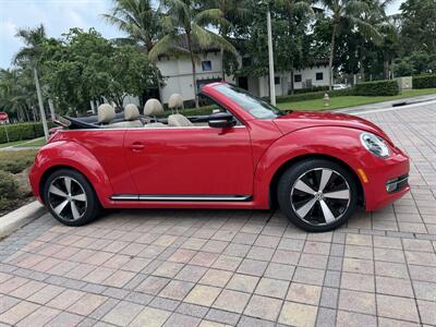 2013 Volkswagen Beetle Convertible Turbo PZEV WOW !!! FENDER EDITION !!! LOW MILES !!! CARFAX !! - Photo 48 - Pompano Beach, FL 33069