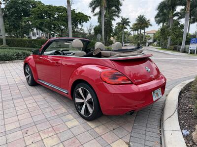 2013 Volkswagen Beetle Convertible Turbo PZEV WOW !!! FENDER EDITION !!! LOW MILES !!! CARFAX !! - Photo 39 - Pompano Beach, FL 33069