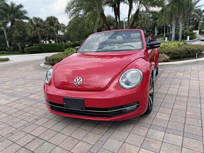 2013 Volkswagen Beetle Convertible Turbo PZEV WOW !!! FENDER EDITION !!! LOW MILES !!! CARFAX !! - Photo 6 - Pompano Beach, FL 33069