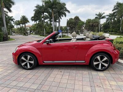 2013 Volkswagen Beetle Convertible Turbo PZEV WOW !!! FENDER EDITION !!! LOW MILES !!! CARFAX !! - Photo 38 - Pompano Beach, FL 33069
