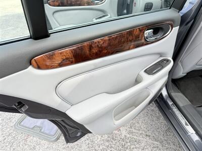 2004 Jaguar XJ8  WOW!! 39K MILES !! HARD TO FIND !! 9549-902-9298 !CARFAX - Photo 45 - Pompano Beach, FL 33069