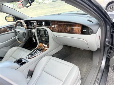 2004 Jaguar XJ8  WOW!! 39K MILES !! HARD TO FIND !! 9549-902-9298 !CARFAX - Photo 9 - Pompano Beach, FL 33069