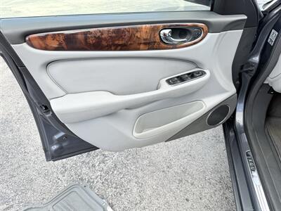 2004 Jaguar XJ8  WOW!! 39K MILES !! HARD TO FIND !! 9549-902-9298 !CARFAX - Photo 43 - Pompano Beach, FL 33069