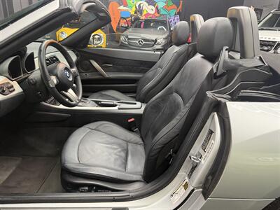 2006 BMW Z4 3.0si  CONVERTIBLE !!WOW !! ONLY 83K MILES !!! 1 OWNER CAR !! HTD SEATS !!! GREAT COLOR COMBO !!! - Photo 58 - Pompano Beach, FL 33069