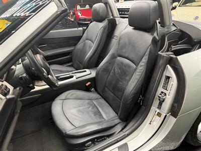 2006 BMW Z4 3.0si  CONVERTIBLE !!WOW !! ONLY 83K MILES !!! 1 OWNER CAR !! HTD SEATS !!! GREAT COLOR COMBO !!! - Photo 20 - Pompano Beach, FL 33069