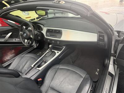 2006 BMW Z4 3.0si  CONVERTIBLE !!WOW !! ONLY 83K MILES !!! 1 OWNER CAR !! HTD SEATS !!! GREAT COLOR COMBO !!! - Photo 50 - Pompano Beach, FL 33069