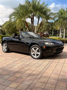 2008 Mazda MX-5 Miata SV WOW !!! CONVERTIBLE !!SUPER LOW MILES 66K!!! AUTOMATIC !! BLACK ON BLACK !! CARFAX !! 954-902-9298 MATT. - Photo 11 - Pompano Beach, FL 33069