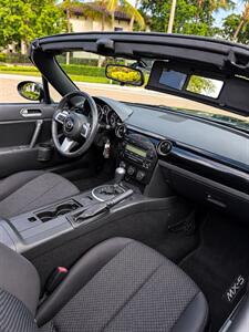 2008 Mazda MX-5 Miata SV WOW !!! CONVERTIBLE !!SUPER LOW MILES 66K!!! AUTOMATIC !! BLACK ON BLACK !! CARFAX !! 954-902-9298 MATT. - Photo 2 - Pompano Beach, FL 33069