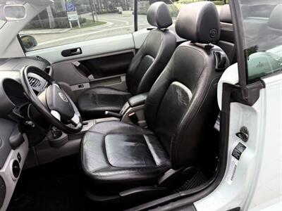 2004 Volkswagen New Beetle Convertible GLS  wow !!! NEW CONVERTIBLE TOP!! LOW MILES !!954-902-9892 ! CARFAX - Photo 29 - Pompano Beach, FL 33069