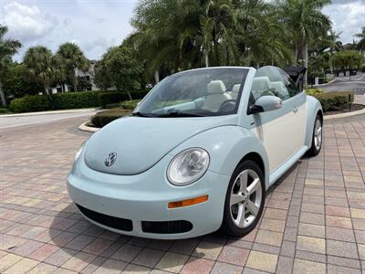 2010 Volkswagen New Beetle Convertible SE  CONVERTIBLE - Photo 37 - Pompano Beach, FL 33069