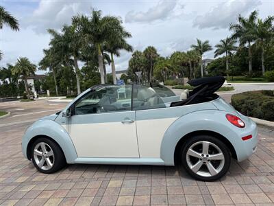 2010 Volkswagen New Beetle Convertible SE  CONVERTIBLE - Photo 42 - Pompano Beach, FL 33069