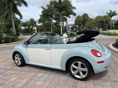 2010 Volkswagen New Beetle Convertible SE  CONVERTIBLE - Photo 46 - Pompano Beach, FL 33069