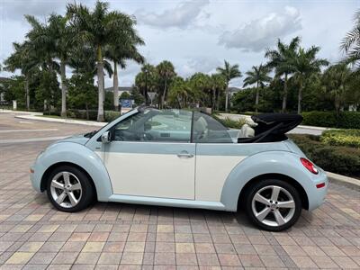 2010 Volkswagen New Beetle Convertible SE  CONVERTIBLE - Photo 34 - Pompano Beach, FL 33069