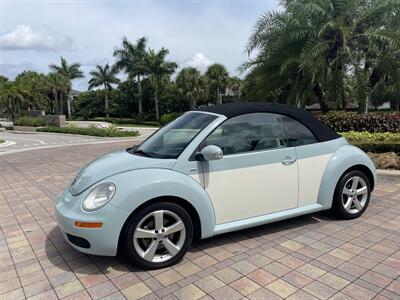 2010 Volkswagen New Beetle Convertible SE  CONVERTIBLE - Photo 7 - Pompano Beach, FL 33069