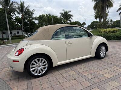 2008 Volkswagen New Beetle Convertible SE WOW WOW !!! 1 OWNER CAR !! ONLY 65K MILES !! HOT COLOR !! CALL NOW TO BUY IT NOW !!954-902-9298 !! - Photo 5 - Pompano Beach, FL 33069