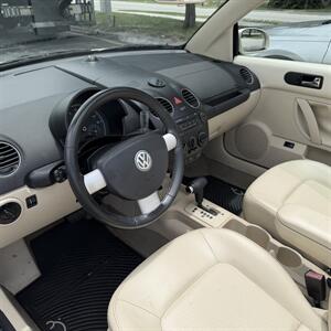 2008 Volkswagen New Beetle Convertible SE WOW WOW !!! 1 OWNER CAR !! ONLY 65K MILES !! HOT COLOR !! CALL NOW TO BUY IT NOW !!954-902-9298 !! - Photo 59 - Pompano Beach, FL 33069