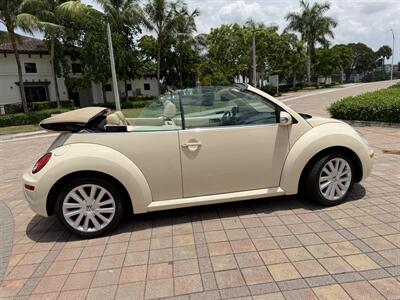 2008 Volkswagen New Beetle Convertible SE WOW WOW !!! 1 OWNER CAR !! ONLY 65K MILES !! HOT COLOR !! CALL NOW TO BUY IT NOW !!954-902-9298 !! - Photo 25 - Pompano Beach, FL 33069