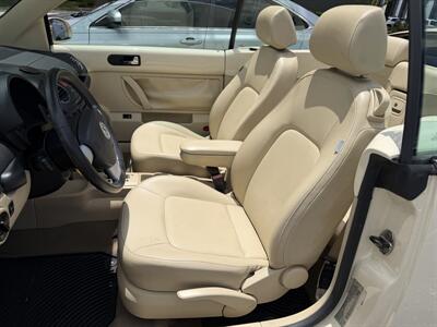 2008 Volkswagen New Beetle Convertible SE WOW WOW !!! 1 OWNER CAR !! ONLY 65K MILES !! HOT COLOR !! CALL NOW TO BUY IT NOW !!954-902-9298 !! - Photo 69 - Pompano Beach, FL 33069